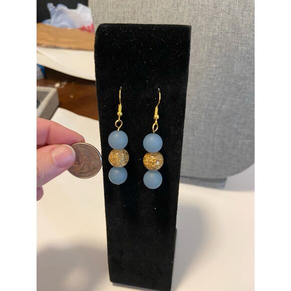 blue and crackled bead earrings - Picture 2 of 3
